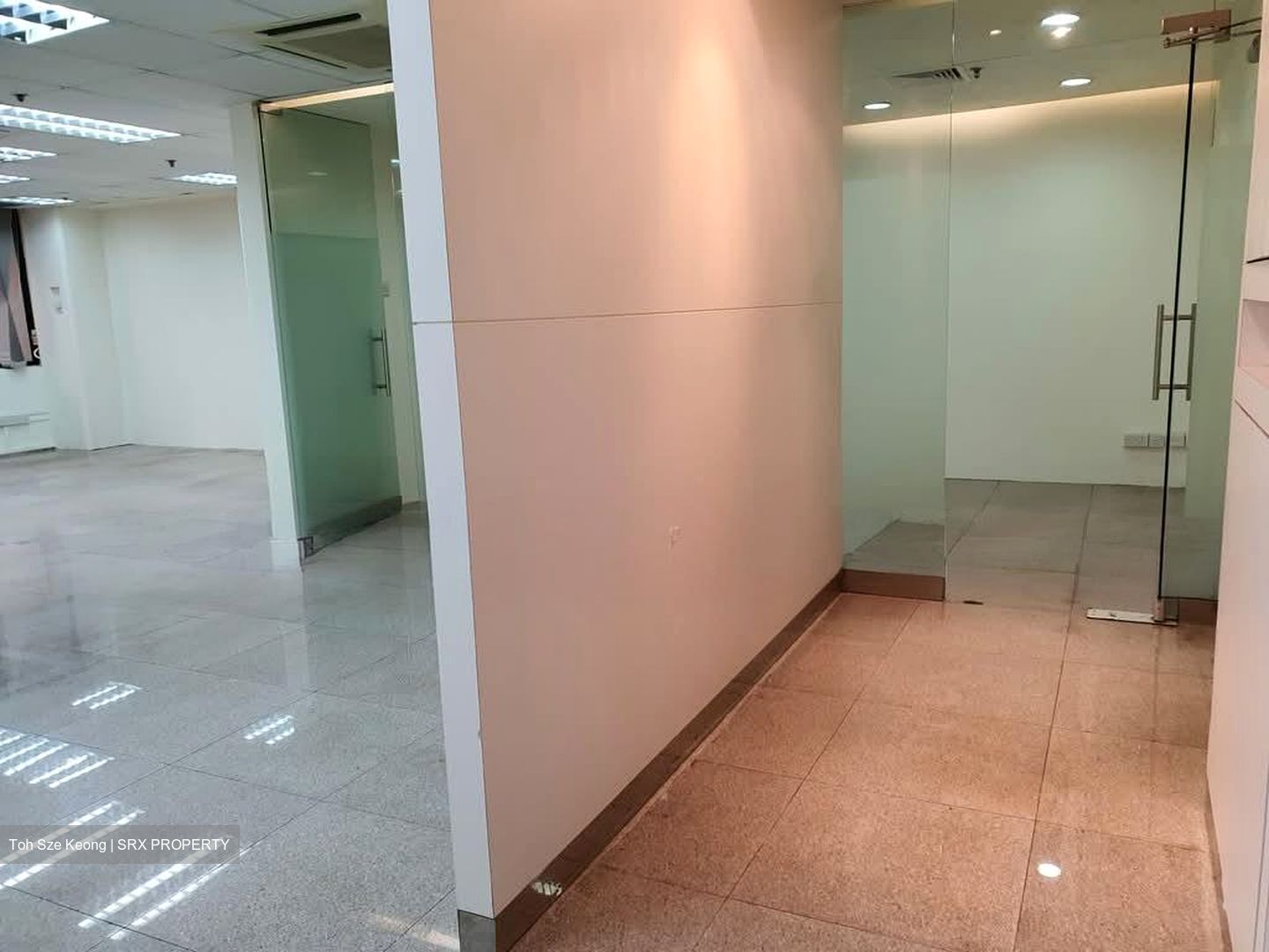 International Plaza (D2), Office #575881911